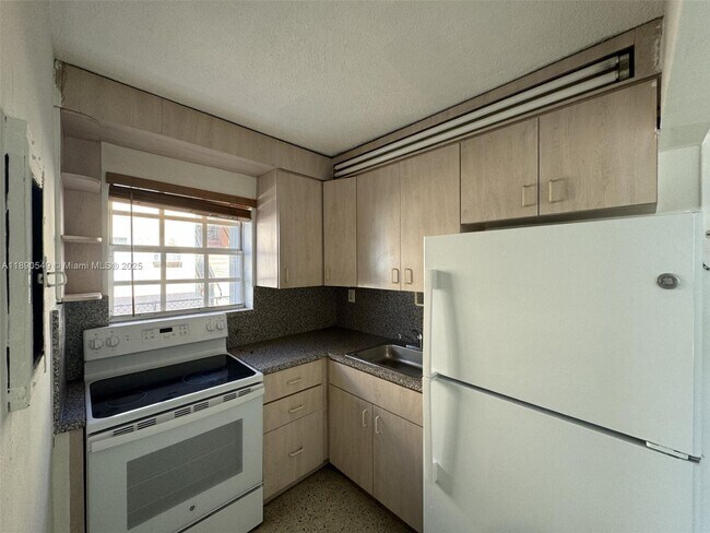 Photo - 945 W 23rd St Unit 1