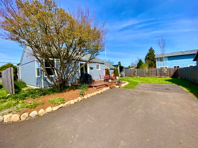 Photo - 1745 SW 53rd St