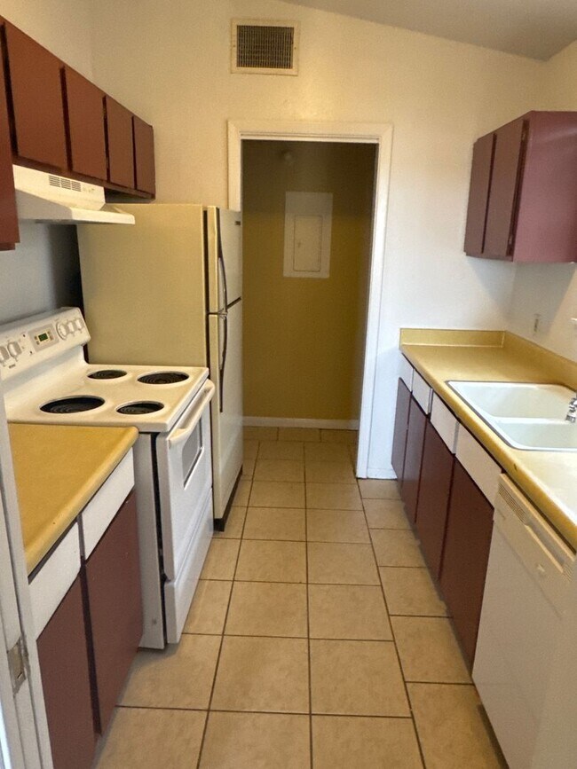 Photo - 1221 Cameo St Unidad 1221 Cameo St - A (1112)