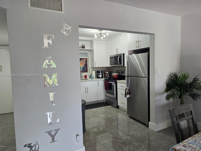 Photo - 13715 Kendale Lakes Cir Unit A-308