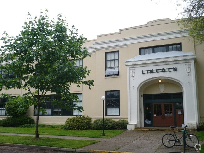 Building Photo - Spacious studio Condo near fairgrounds Unit 205