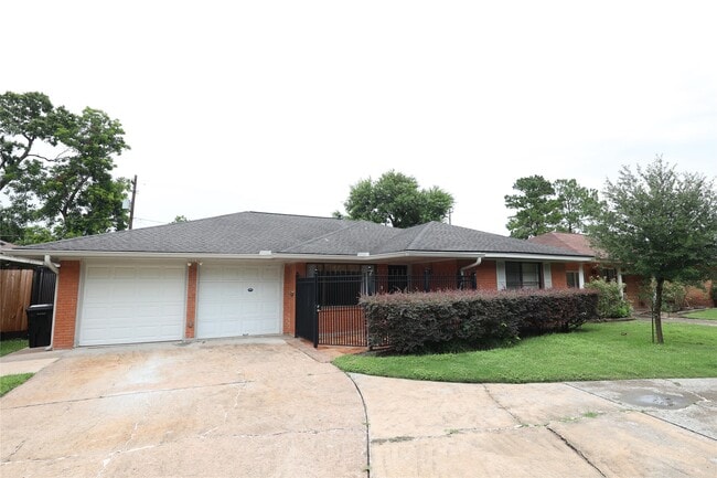 Building Photo - 4018 Nenana Dr Rental