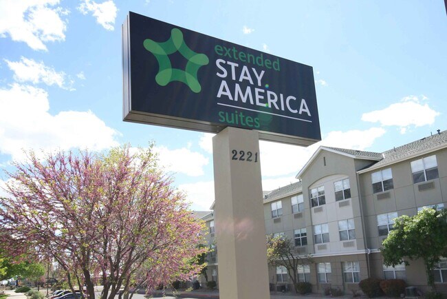 Furnished Studio-Albuquerque - Rio Rancho Blvd.