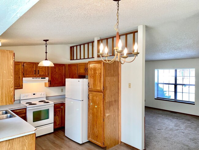 Photo - 3 Bedroom Home Right Off the Powers Corrid...