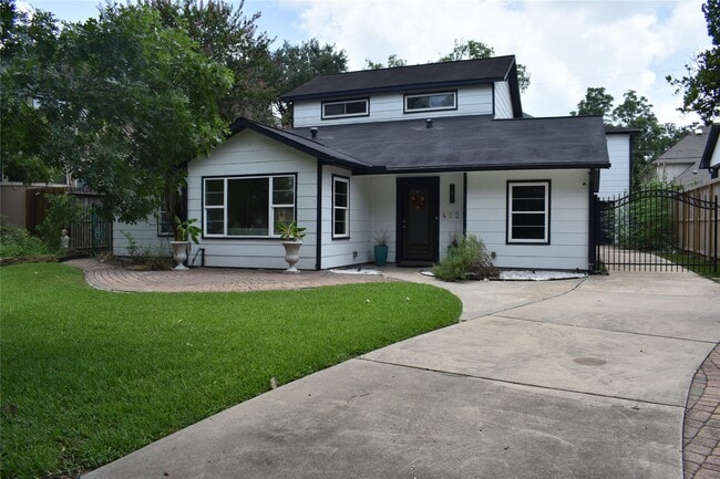 Building Photo - 4521 Maple St