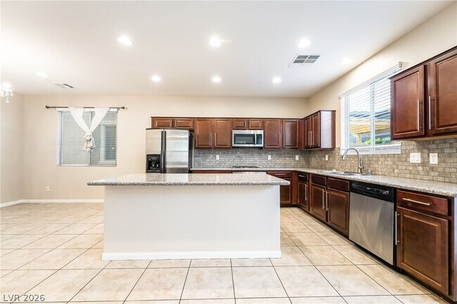 Photo - 121 Pictor Ave