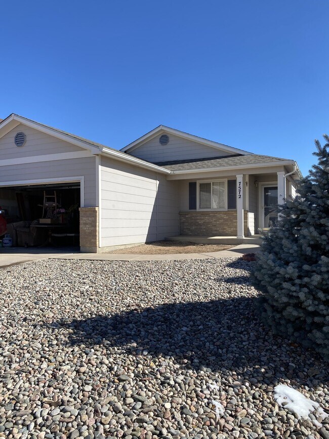 Building Photo - 3 bedroom 2 car garage - Middle Bay Way