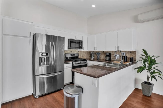 Photo - 3784 Nectarine Cir