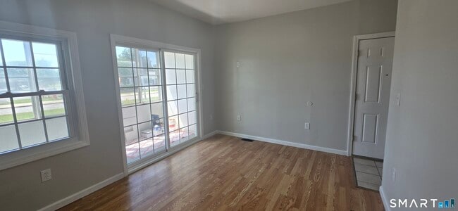 Building Photo - 279 Captain Thomas Blvd Unit 1st Fl