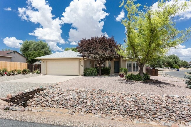 Building Photo - 5442 N Wickiup Rd