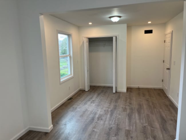 Photo - 1177 Lisbon St