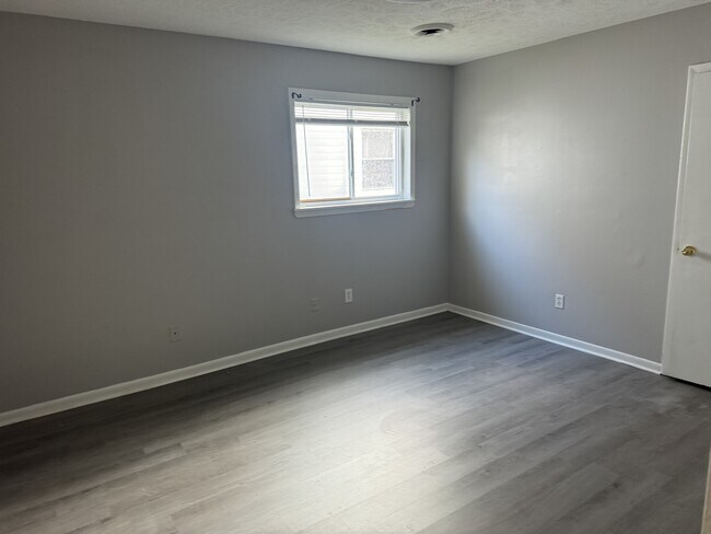 Photo - 1332 Centre Pkwy