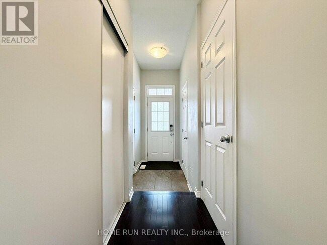 Photo - 183 Laramie Cres