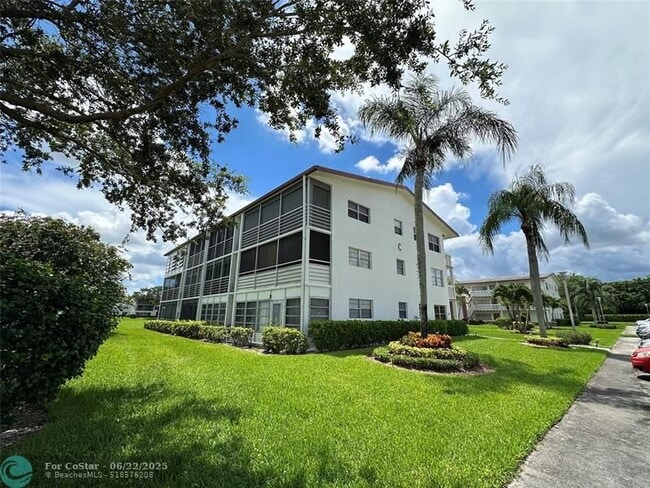 Building Photo - 103 Fanshaw C Rental