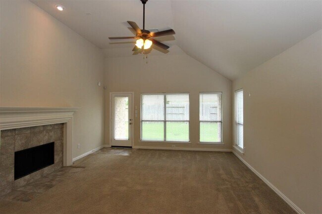 Photo - 8902 Peach Oak Crossing