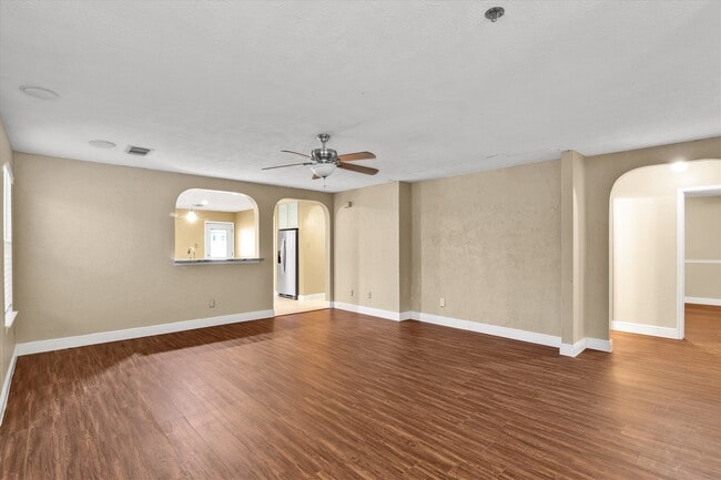 Photo - 914 Ivycroft Ln