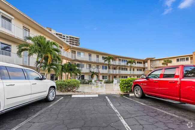 Building Photo - 3600 N Ocean Dr Unit Apt 307