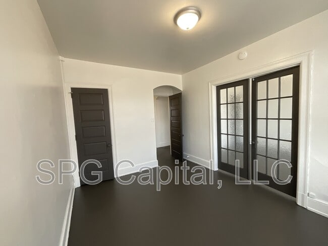 Photo - 162 E Market St