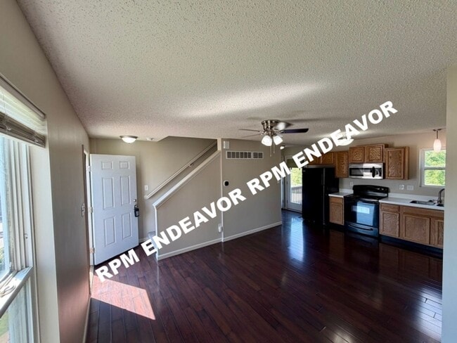 Photo - 37 Chesterfield Ct