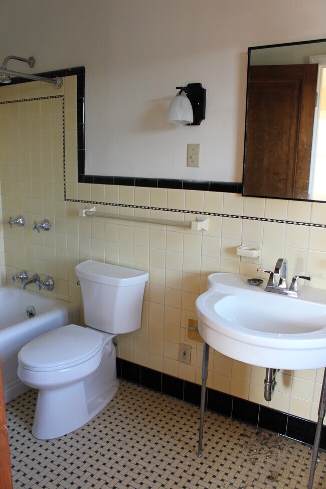 Photo - 40 Gates Cir