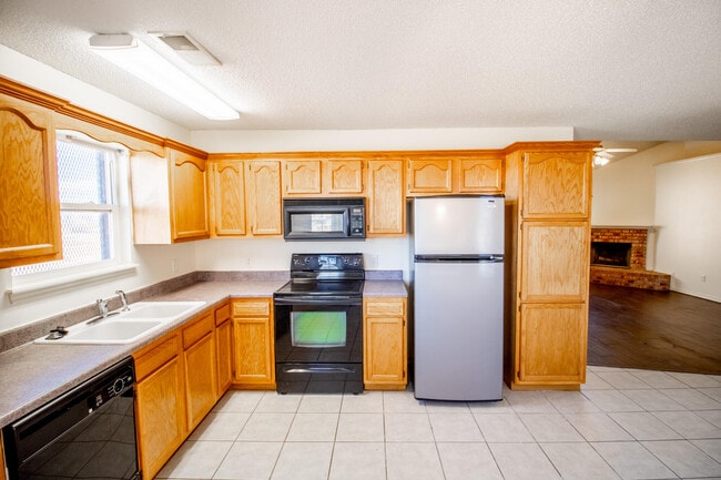 Photo - 10601 Canton Ave