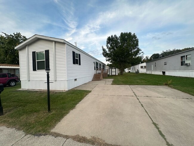 Building Photo - 76 E U.S. Hwy 6