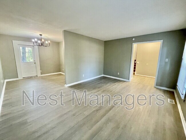 Photo - 452 Cloverhill Pl