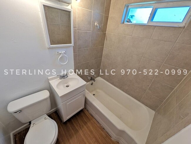 Photo - 831 Hamilton St