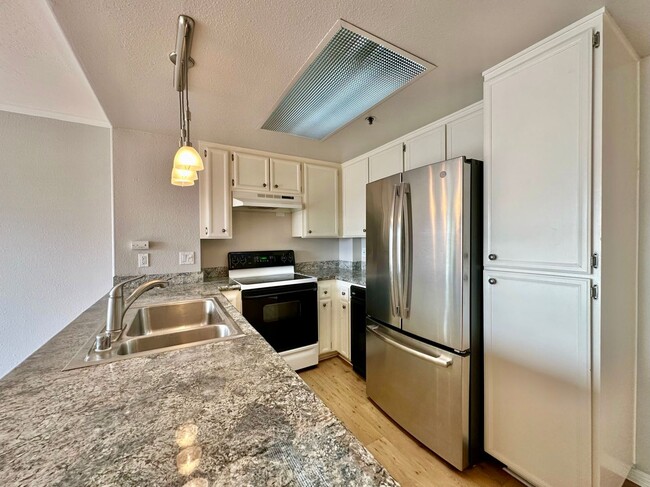 Photo - Stunning 2BD/2BA Condo in Downtown! With Parking and Washer/Dryer!