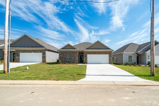 Photo - New Construction Elegance on a Peaceful Cu...