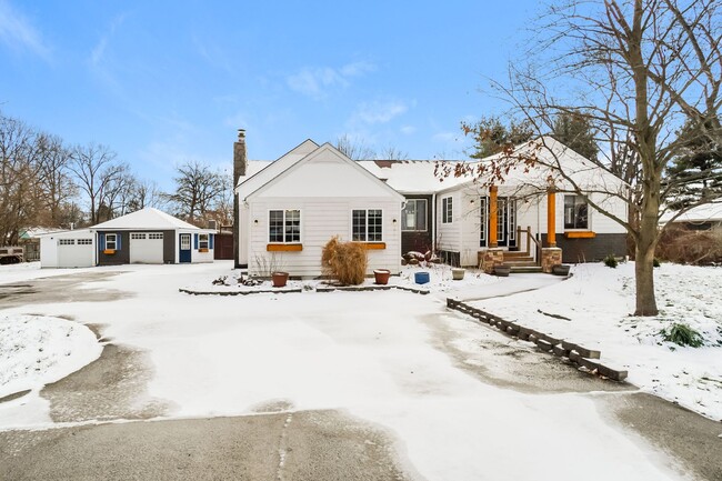 Building Photo - Updated 4-Bedroom Home with Pool, Modern Kitchen & Finished Lower Level