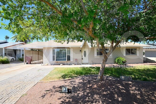 Building Photo - 8608 E Vernon Ave Rental