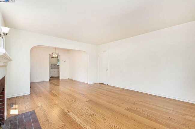 Photo - 426 Talbot Ave