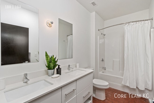 Photo - 1180 E 30th St Unit 213