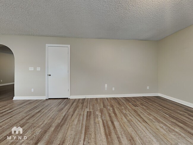 1801 W Potter Dr