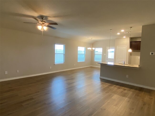 Photo - 1008 Davy St