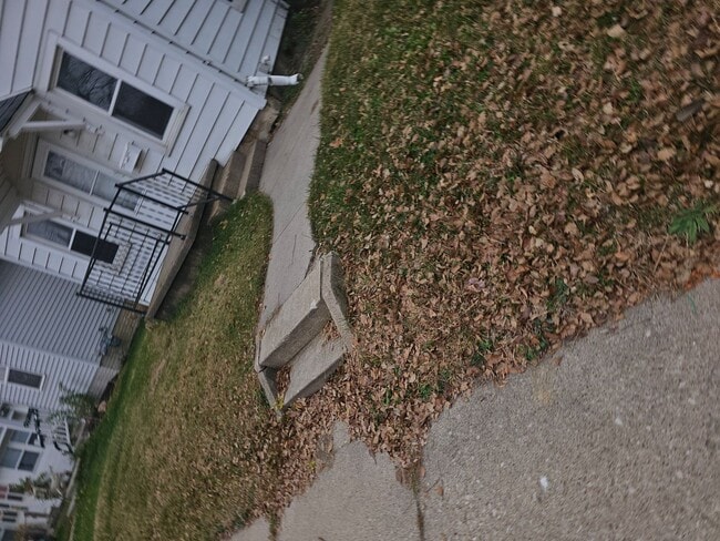 Photo - SW 4 bedroom 2 bath with fenced yard