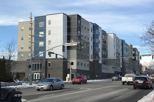 Building Photo - CollegePlace Provo Rental