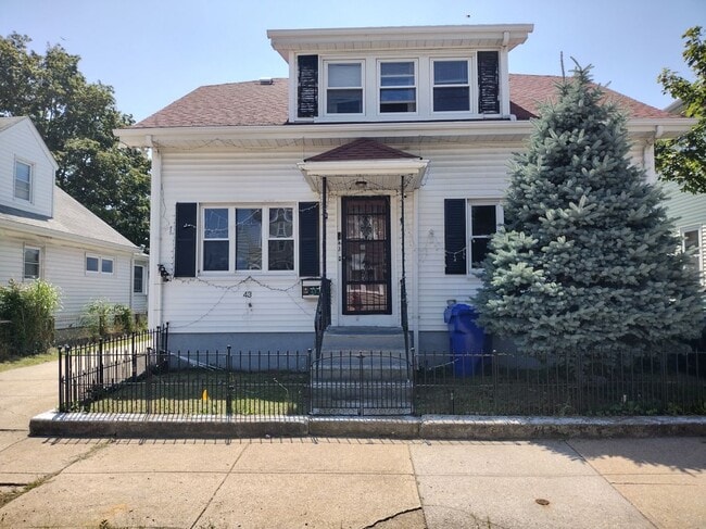 Building Photo - 43 McCabe Ave Rental