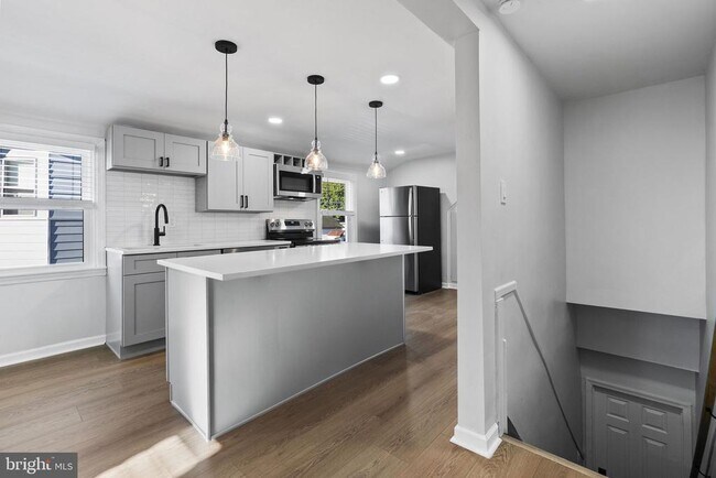 Photo - 821 Stanbridge St Unit B