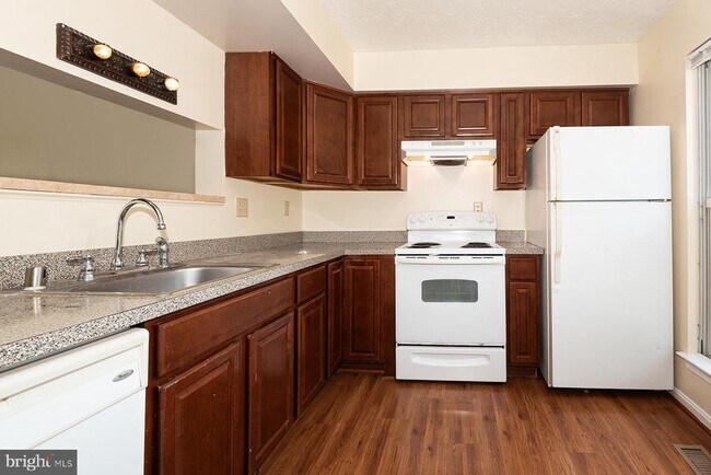 Photo - 2406 Rosecroft Ct