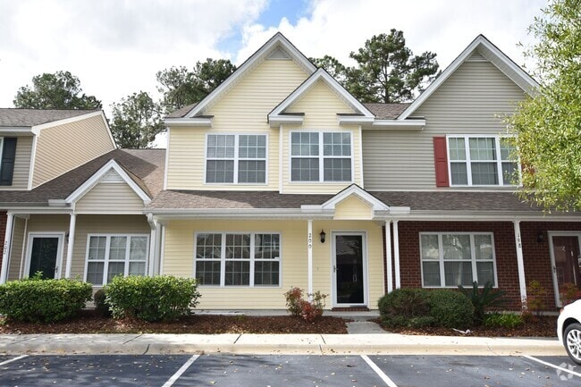 Building Photo - 3 bedroom 2.5 bath townhome
