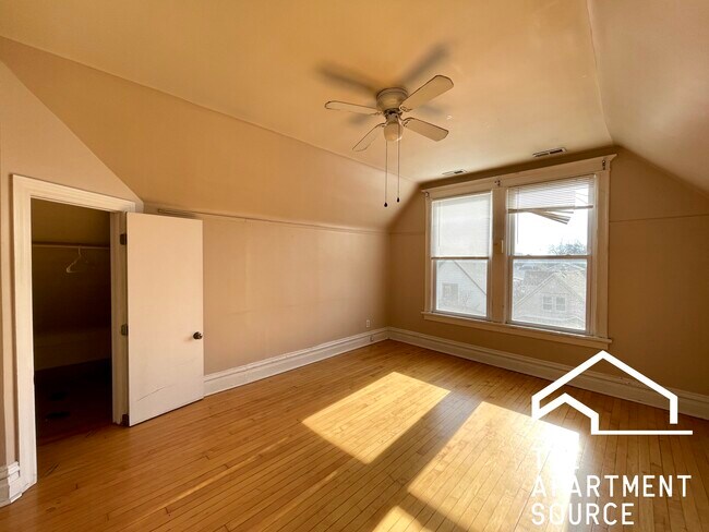 Photo - 3434 W Drummond Pl Unidad 1