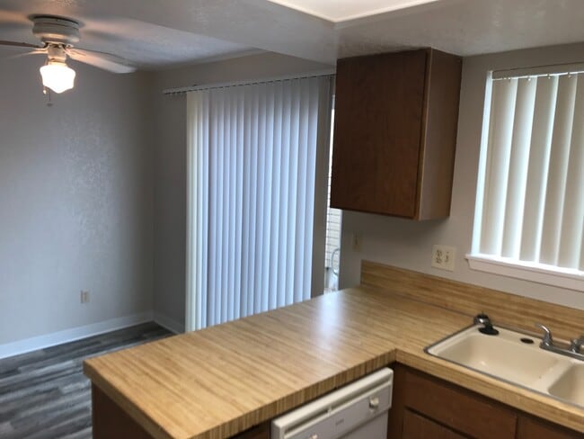 1224 S Juniper St Unit 102