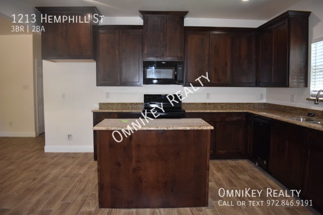 Photo - 1213 Hemphill St