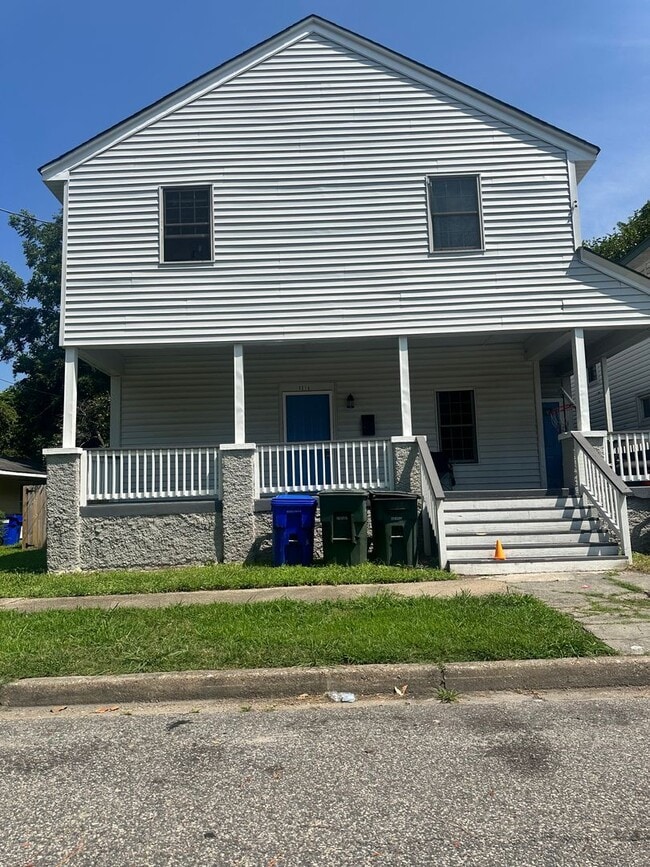 Building Photo - 3214 Peronne Ave Unit 3216 Peronne Ave