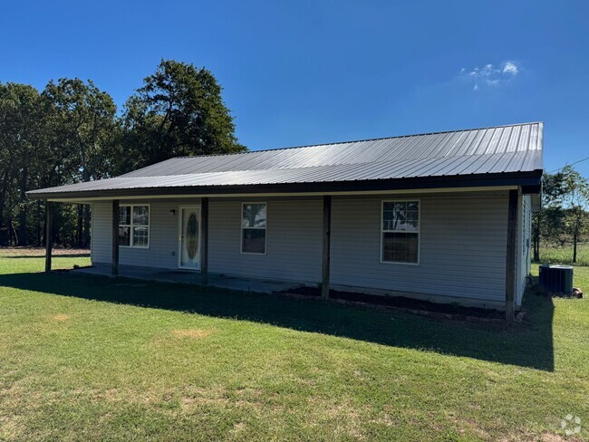 Building Photo - Country Home: New Renovation, With Large Y...