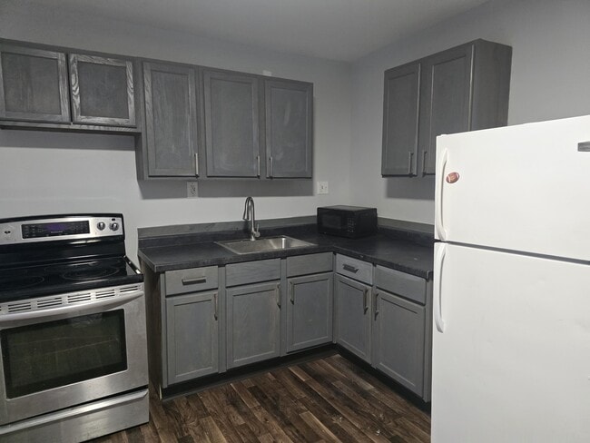 Photo - 1106 Portage Ave