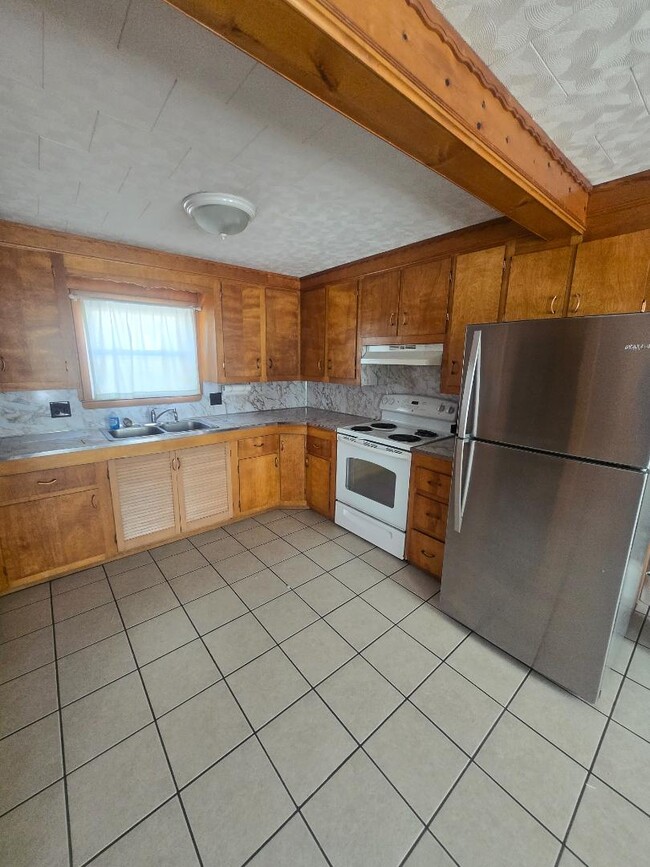 Photo - 115 Hill St