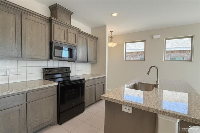 Photo - 15 S Templo Dorado